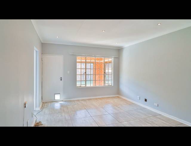 2 BEDROOM SECTIONAL TITLE FOR SALE IN SUNAIR PARK